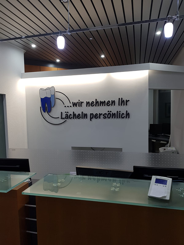 Inneneinrichtung einer Zahnarztpraxis